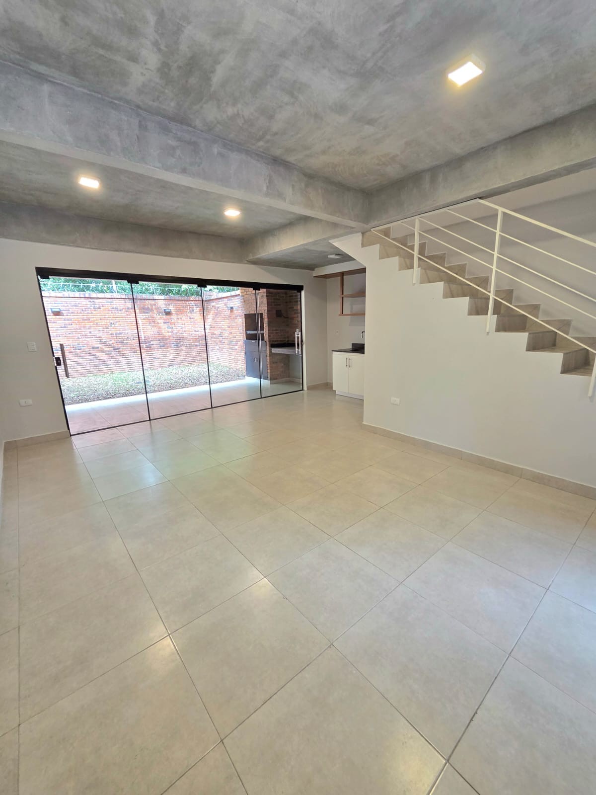 VENDO DUPLEX EN LUQUE LOMA MERLO — foto 3