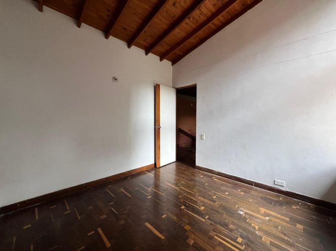 Casa de 3 alcobas en venta en Escobero, Envigado, 210 m² · foto 13 de 16