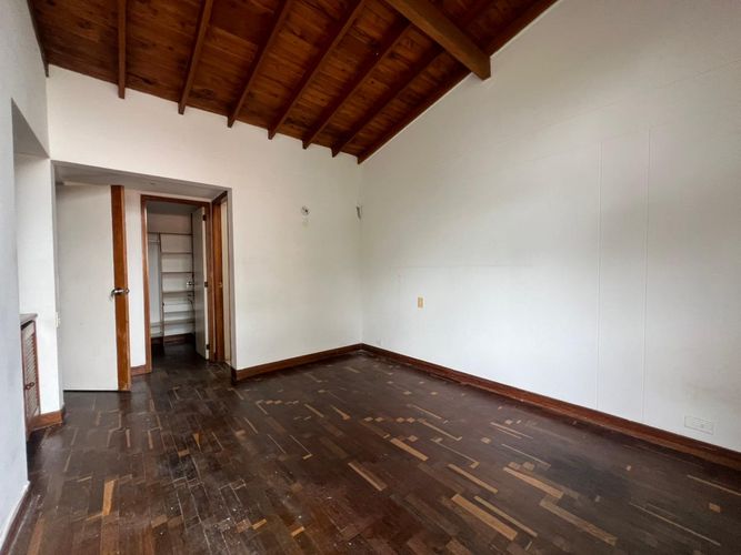 Casa de 3 alcobas en venta en Escobero, Envigado, 210 m² · foto 12 de 16