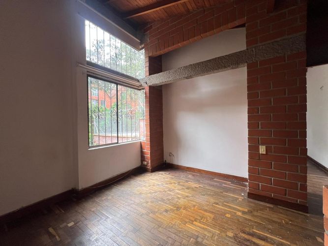 Casa de 3 alcobas en venta en Escobero, Envigado, 210 m² · foto 10 de 16