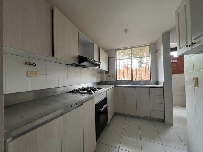 Casa de 3 alcobas en venta en Escobero, Envigado, 210 m² · foto 6 de 16