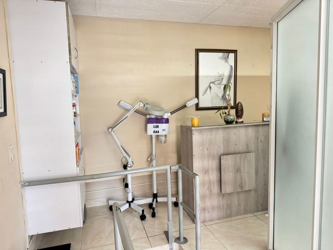 Local en venta en El Poblado, Medellín, 39 m² · foto 3 de 9