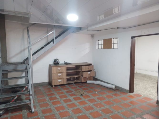 Bodega en arriendo en Belén, Medellín, 280 m² · foto 4 de 15