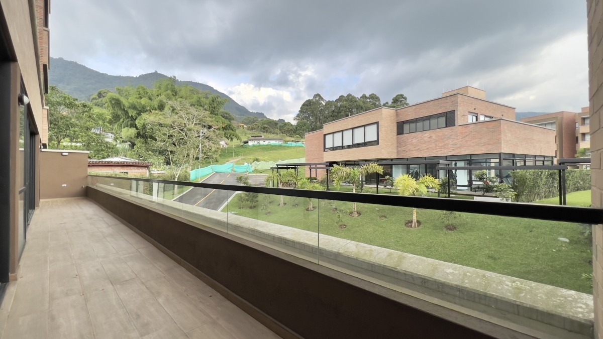 Apartamento en arriendo en Loma Del Escobero, Envigado · foto 19 de 20