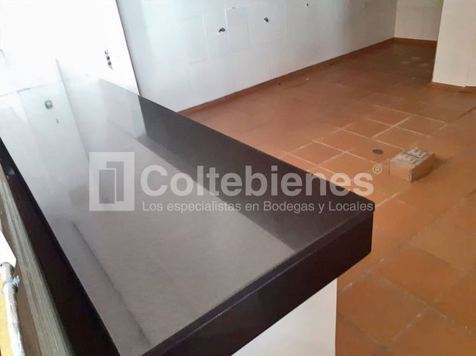Local en arriendo en Colombia, Medellín, 35 m² · foto 2 de 12
