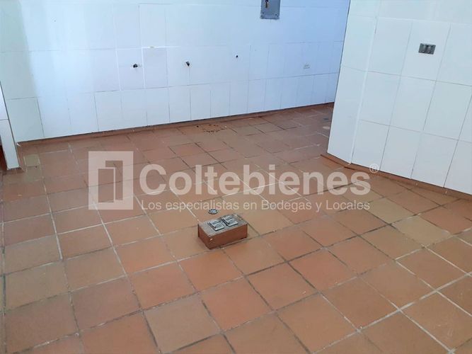 Local en arriendo en Colombia, Medellín, 35 m² · foto 3 de 12