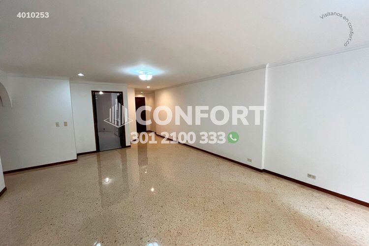 Apartamento de 3 alcobas en arriendo en Laureles, Medellín, 154 m² · foto 2 de 24