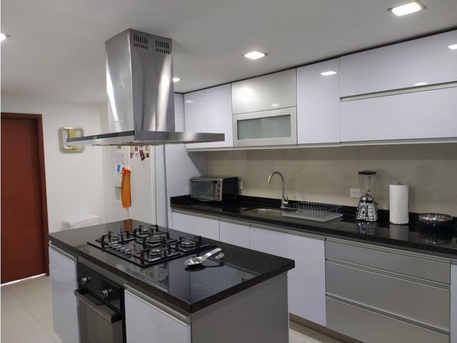 Apartamento en venta en Santa Barbara, Bogotá · foto 2 de 19