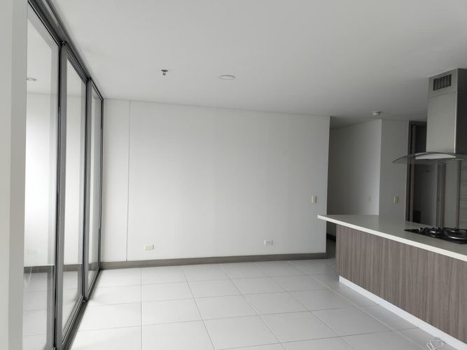 Apartamento de 2 alcobas en arriendo en El Poblado, Medellín, 89 m² · foto 5 de 18