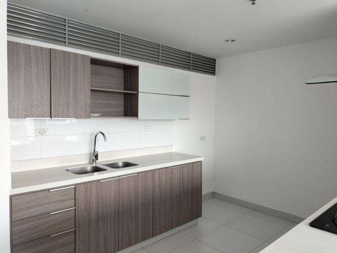 Apartamento de 2 alcobas en arriendo en El Poblado, Medellín, 89 m² · foto 7 de 18