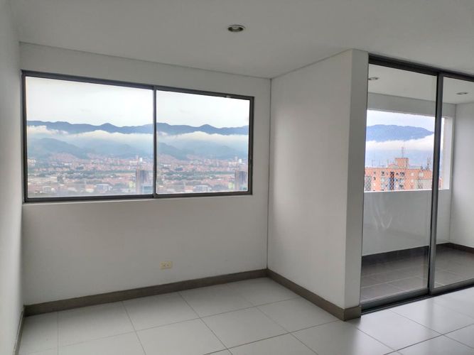 Apartamento de 2 alcobas en arriendo en El Poblado, Medellín, 89 m² · foto 4 de 18