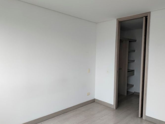 Apartamento de 2 alcobas en arriendo en El Poblado, Medellín, 89 m² · foto 12 de 18