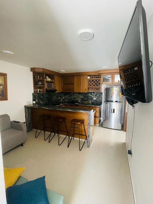 Casa de 5 alcobas en venta en La Industrial, Marinilla, 189 m² · foto 2 de 10