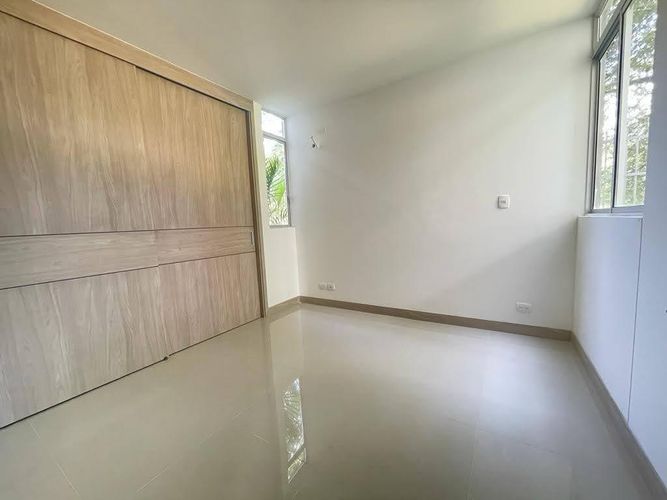 Apartamento de 2 alcobas en venta en Cr. Forestal Aqua, Jamundí, 83 m² · foto 5 de 13