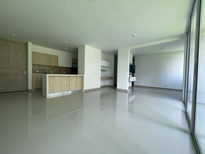 Apartamento de 2 alcobas en venta en Cr. Forestal Aqua, Jamundí, 83 m² · foto 3 de 13
