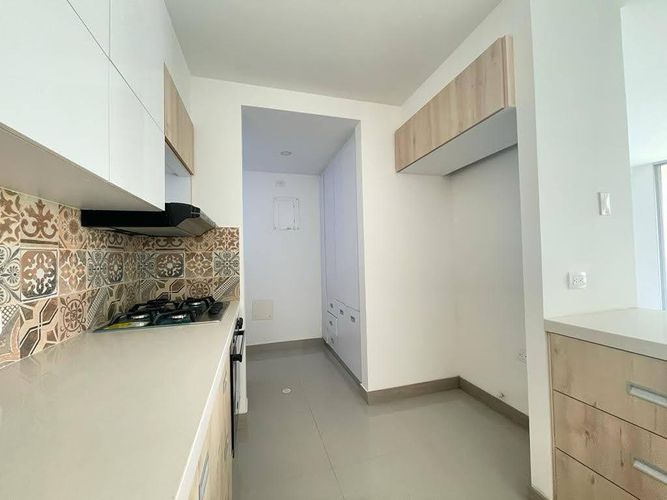 Apartamento de 2 alcobas en venta en Cr. Forestal Aqua, Jamundí, 83 m² · foto 4 de 13