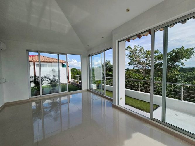 Apartamento de 2 alcobas en venta en Condominio Laguna Club, Cartagena, 142 m² · foto 12 de 24