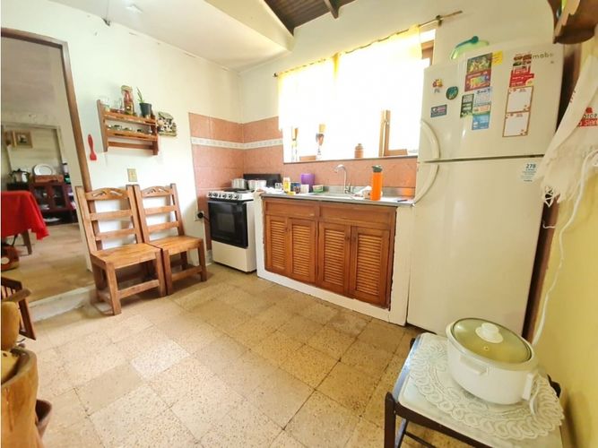 Casa de 5 alcobas en venta en Los Naranjos, Medellín, 200 m² · foto 4 de 15