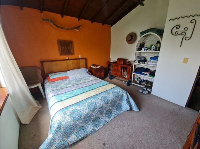 Casa de 5 alcobas en venta en Los Naranjos, Medellín, 200 m² · foto 5 de 15
