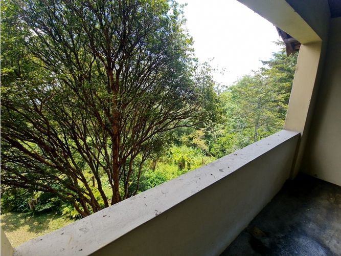 Casa de 5 alcobas en venta en Los Naranjos, Medellín, 200 m² · foto 8 de 15