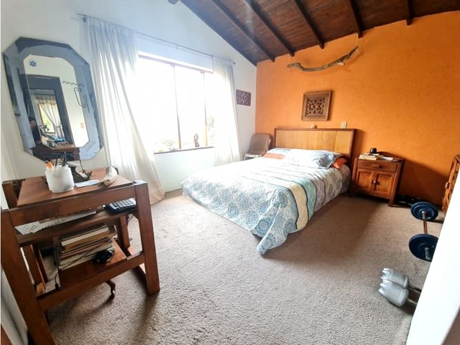 Casa de 5 alcobas en venta en Los Naranjos, Medellín, 200 m² · foto 10 de 15