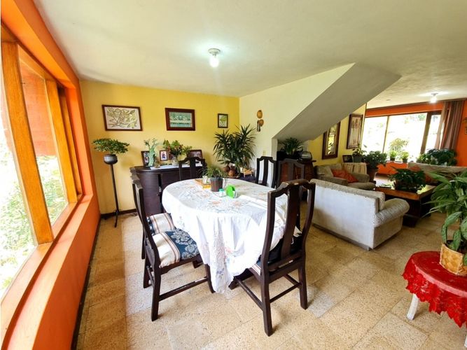Casa de 5 alcobas en venta en Los Naranjos, Medellín, 200 m² · foto 13 de 15