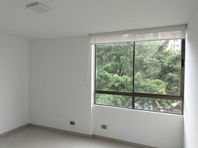 Apartamento de 3 alcobas en arriendo en Castropol, Medellín, 98 m² · foto 2 de 16