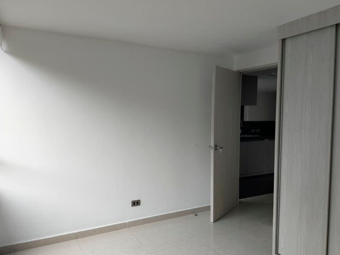 Apartamento de 3 alcobas en arriendo en Castropol, Medellín, 98 m² · foto 12 de 16