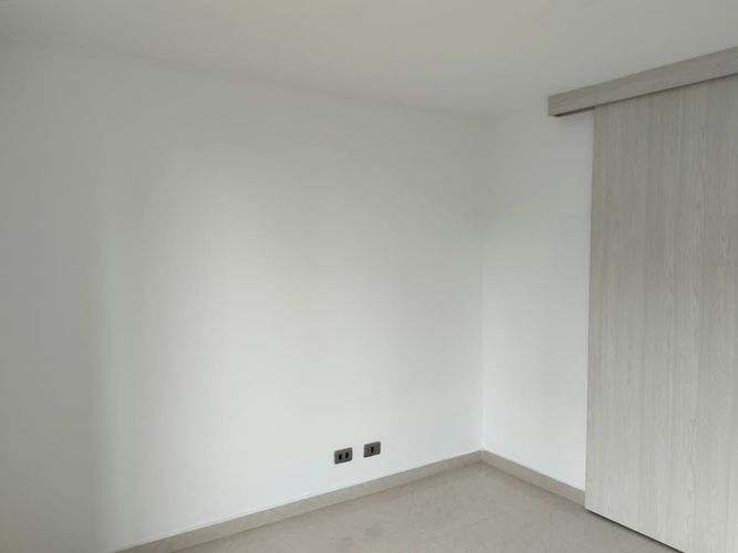 Apartamento de 3 alcobas en arriendo en Castropol, Medellín, 98 m² · foto 13 de 16