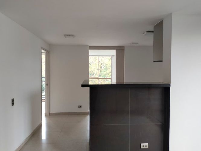 Apartamento de 3 alcobas en arriendo en Castropol, Medellín, 98 m² · foto 8 de 16
