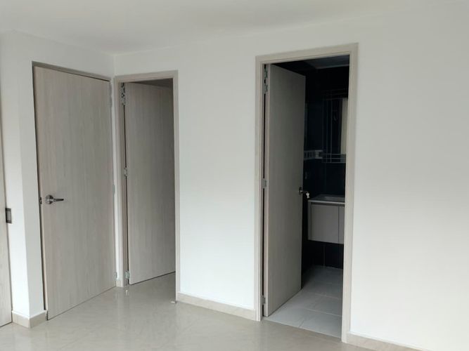Apartamento de 3 alcobas en arriendo en Castropol, Medellín, 98 m² · foto 10 de 16