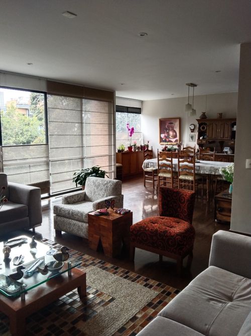 Apartamento de 3 alcobas en venta en La Calleja, Bogotá, 264 m² · foto 2 de 24