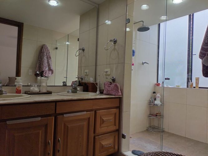 Apartamento de 4 alcobas en venta en El Poblado, Medellín, 277 m² · foto 17 de 19