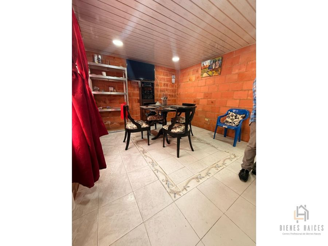 Casa de 4 alcobas en venta en Villa Juliana, Soacha, 38 m² · foto 2 de 8