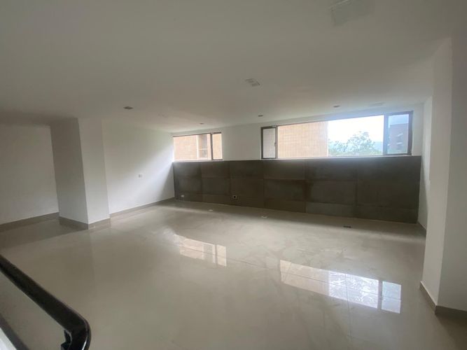 Local en arriendo en El Poblado, Medellín, 110 m² · foto 2 de 19