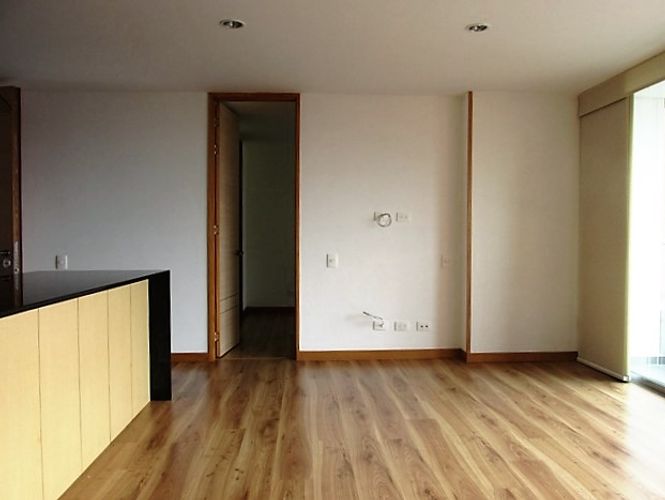 Apartamento de 2 alcobas en arriendo en Loma Benedictinos, Envigado, 94 m² · foto 4 de 15