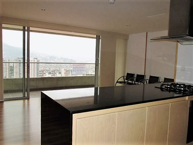 Apartamento de 2 alcobas en arriendo en Loma Benedictinos, Envigado, 94 m² · foto 3 de 15