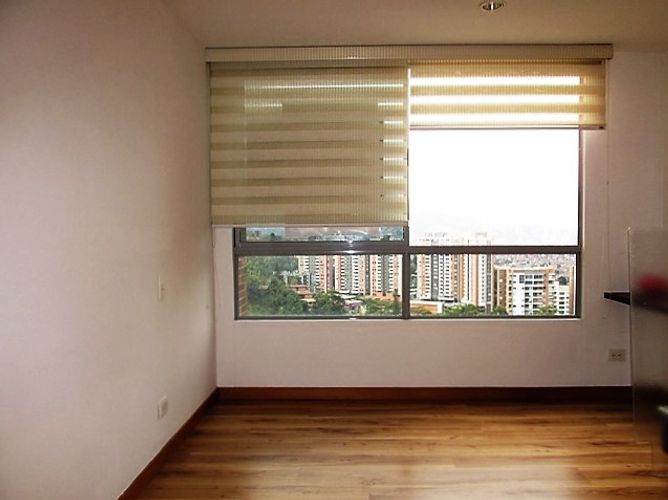 Apartamento de 2 alcobas en arriendo en Loma Benedictinos, Envigado, 94 m² · foto 5 de 15