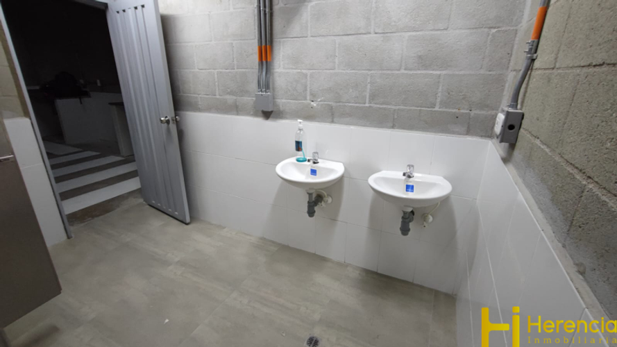 Bodega en arriendo en Guasimalito, Bello, 1102 m² · foto 9 de 9