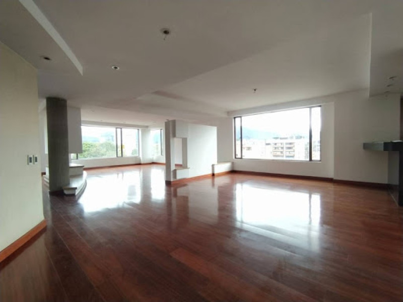 Apartamento en venta en Santa Barbara Occidental, Bogotá · foto 3 de 24