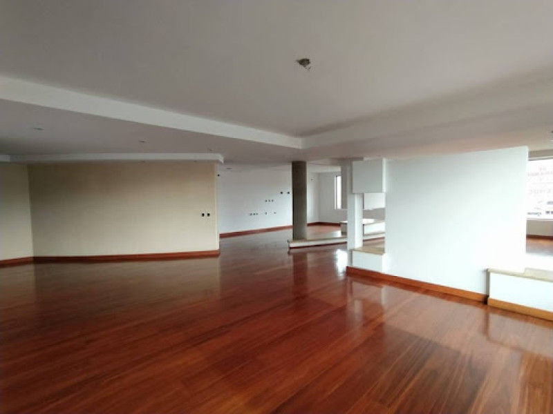 Apartamento en venta en Santa Barbara Occidental, Bogotá · foto 5 de 24