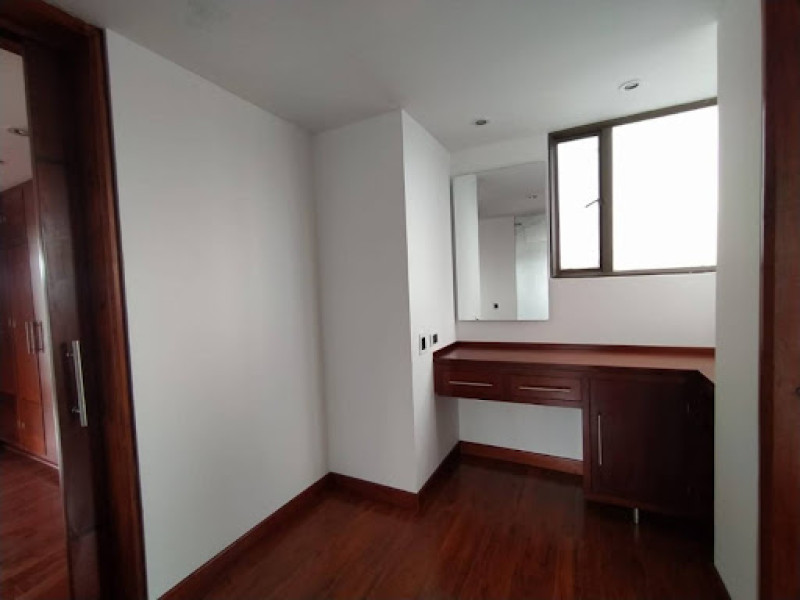 Apartamento en venta en Santa Barbara Occidental, Bogotá · foto 6 de 24