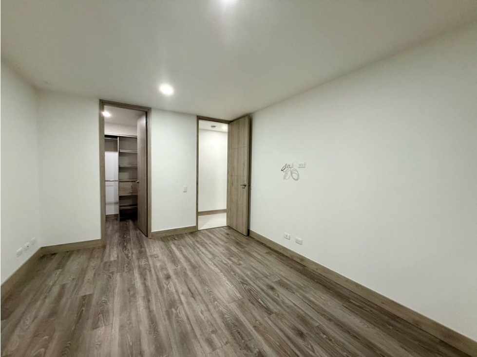 Apartamento en venta en Loma Del Esmeraldal, Envigado · foto 17 de 24