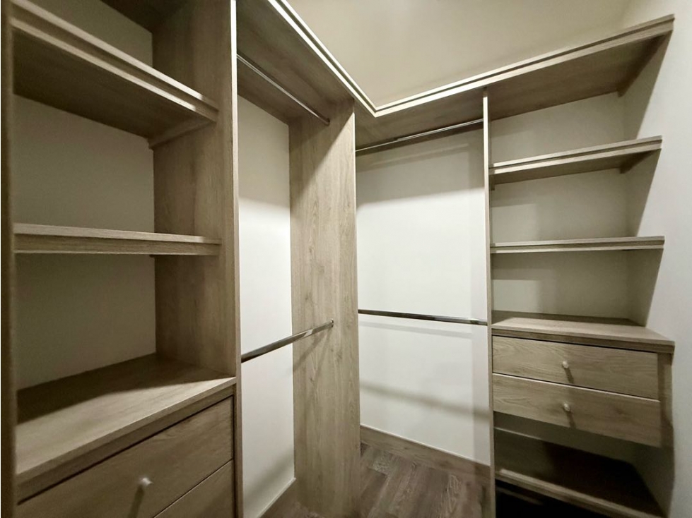 Apartamento en venta en Loma Del Esmeraldal, Envigado · foto 18 de 24