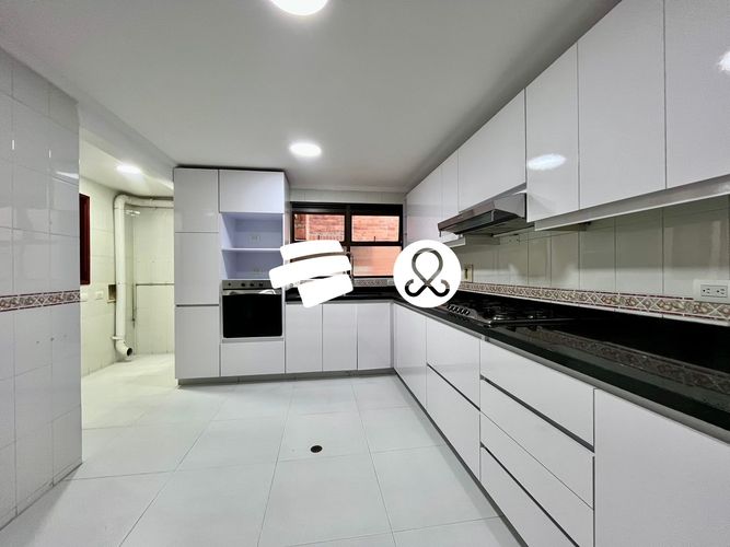 Apartamento de 4 alcobas en venta en La Florida, Medellín, 170 m² · foto 3 de 24