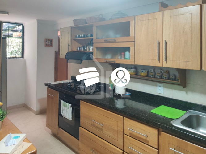 Apartamento de 4 alcobas en venta en Lalinde, Medellín, 160 m² · foto 8 de 22