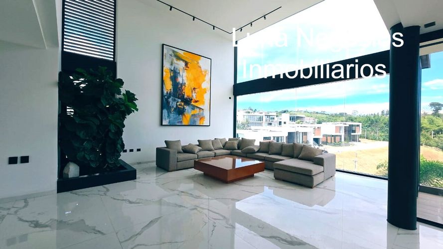 Casa de 3 alcobas en venta en Ruitoque Condominio, Floridablanca, 1040 m² · foto 2 de 21
