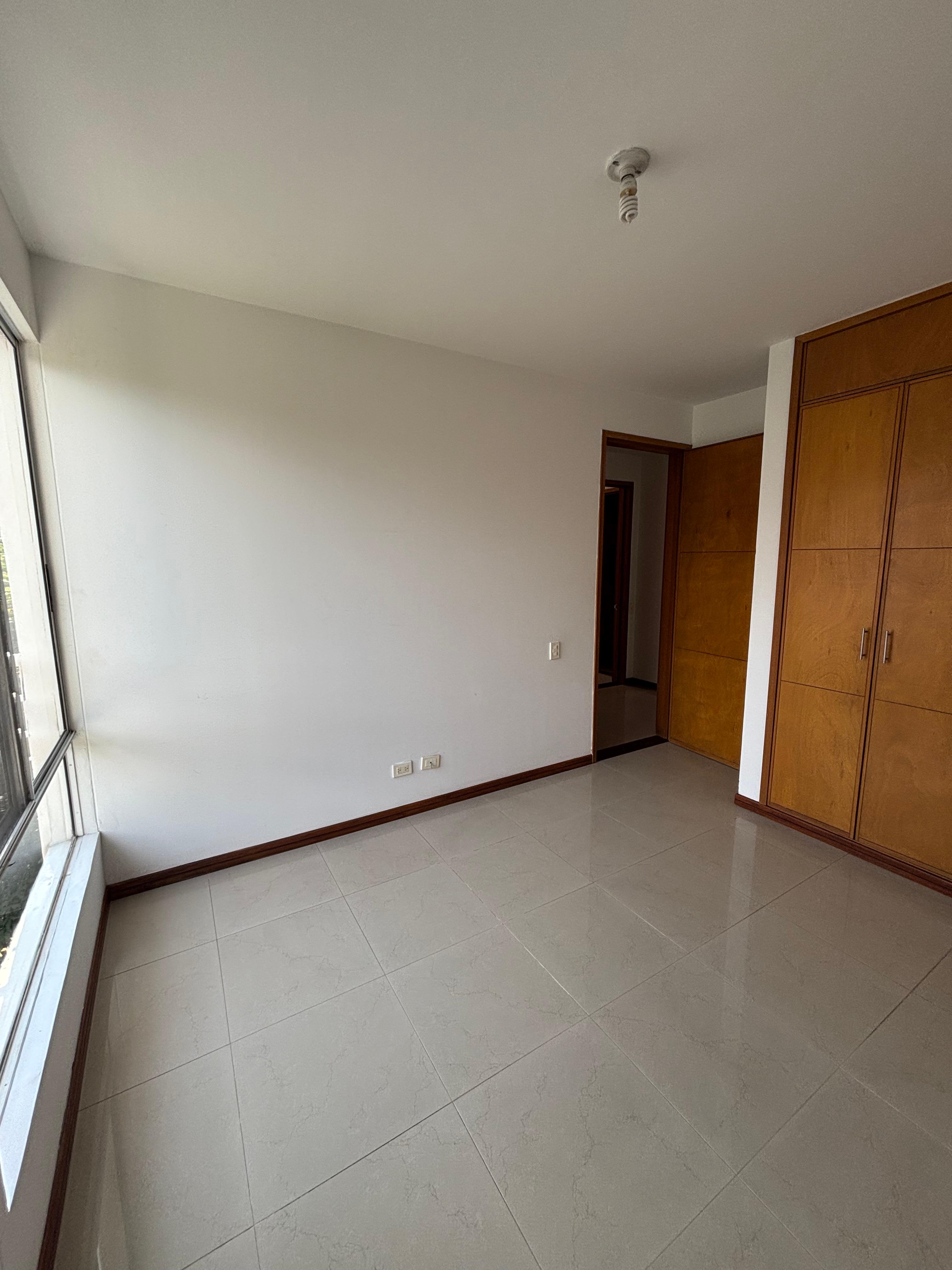 Apartamento en Arriendo en Cañasgordas, Cali