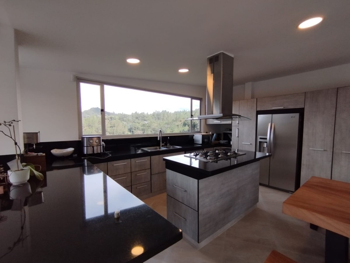 3BR Country House in Vía Las Palmas (213 m²) for Sale - 2