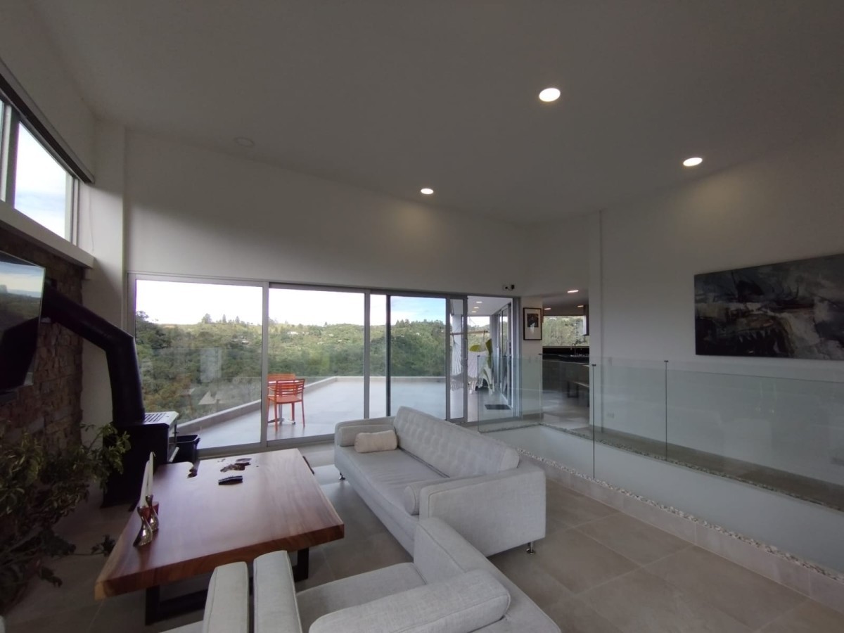 3BR Country House in Vía Las Palmas (213 m²) for Sale - 3
